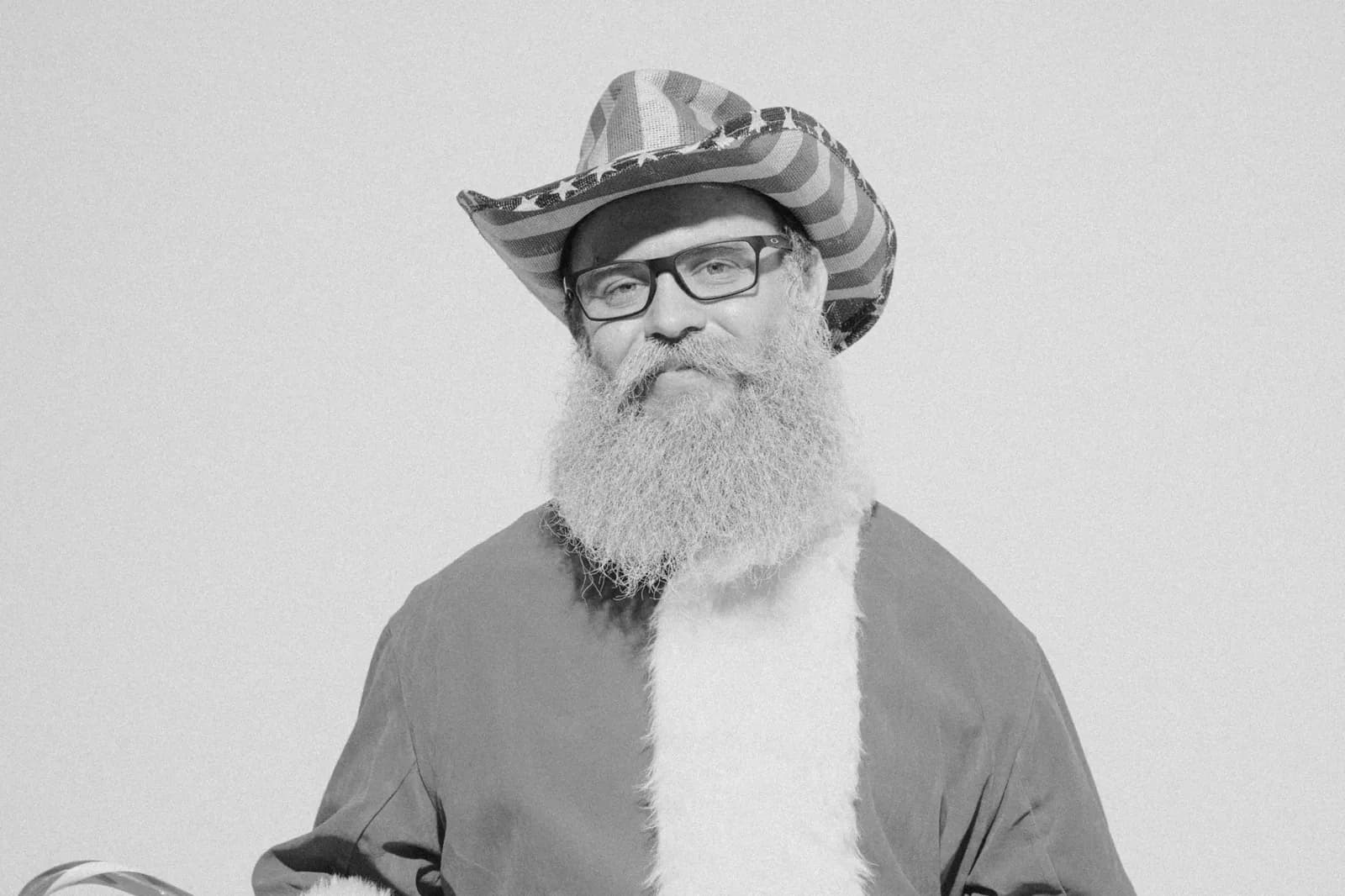 Colbert Shaves Beard on Kimmel in Late Night Return