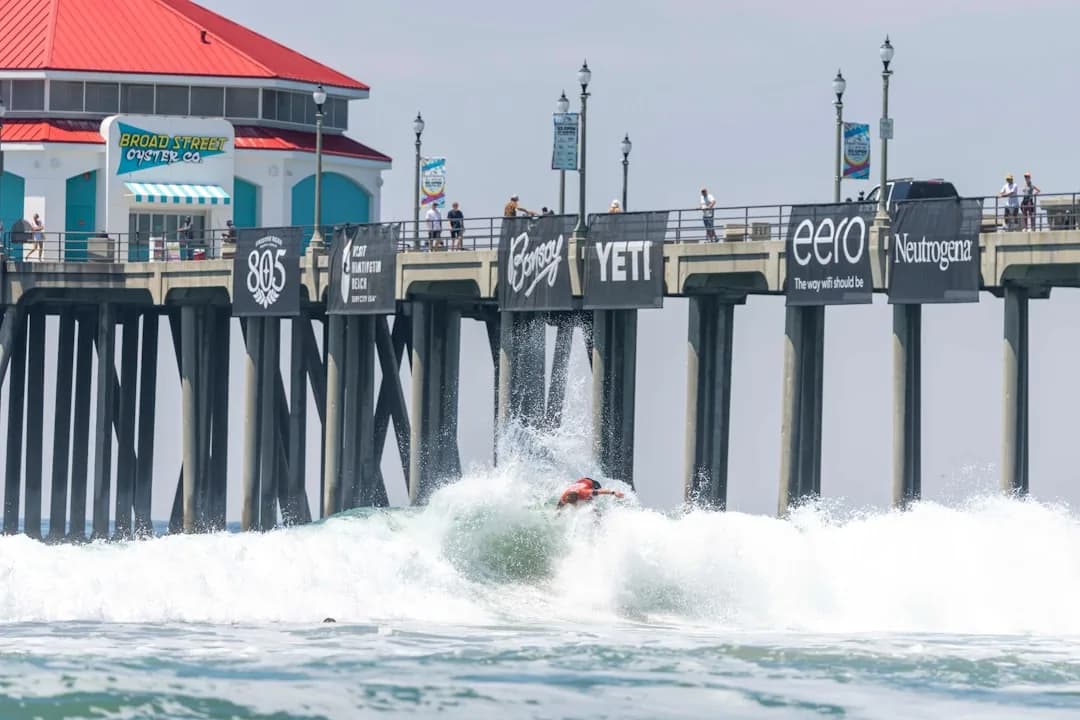 Shelton Stuns Alcaraz in US Open Epic